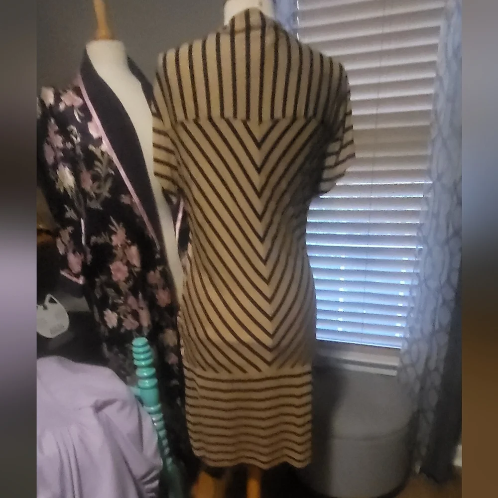 ⚡️Artsy and Chic Graphic Striped Dress - Picture 4 of 5